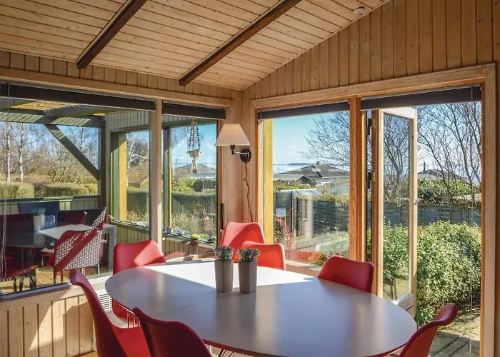 Three-bedroom In Dom wakacyjny