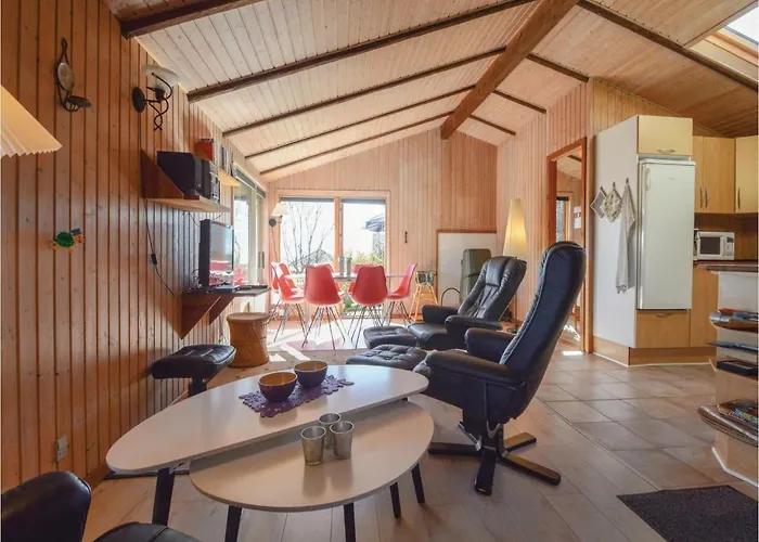 Dom wakacyjny Three-bedroom In