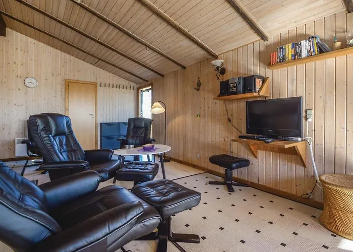 Three-bedroom In * Hejls